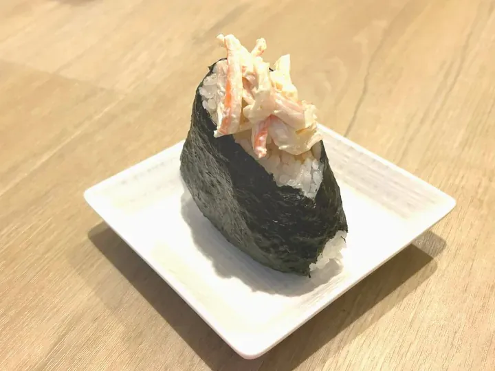 カニカマ マヨのおむすび